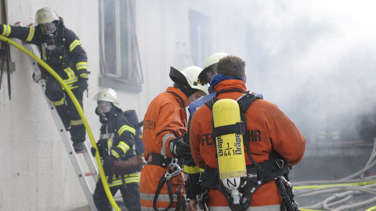 Pět mrtvých při požáru v domě u německého Wuppertalu